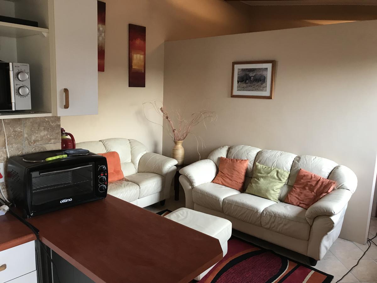 Cheetah Lodge Guest House Hartenbos Ngoại thất bức ảnh
