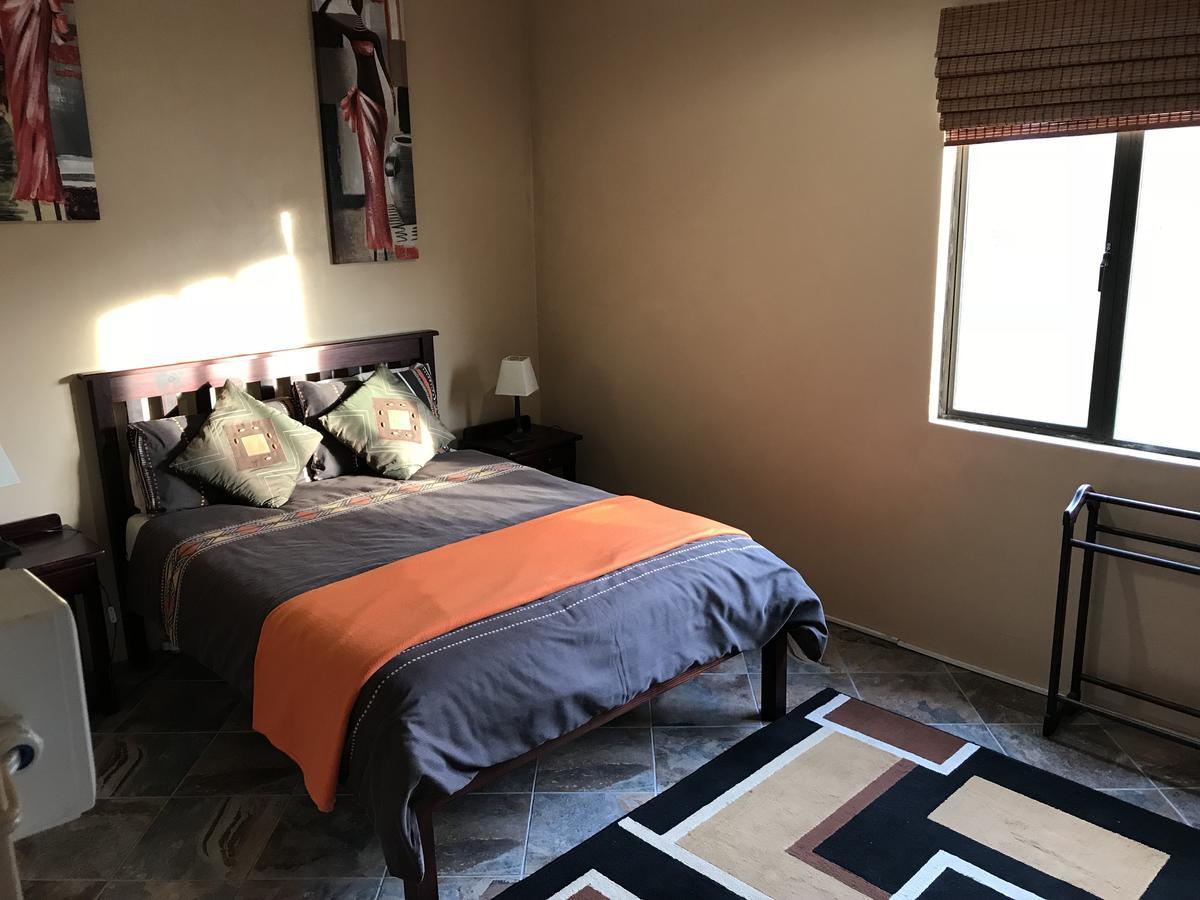 Cheetah Lodge Guest House Hartenbos Ngoại thất bức ảnh